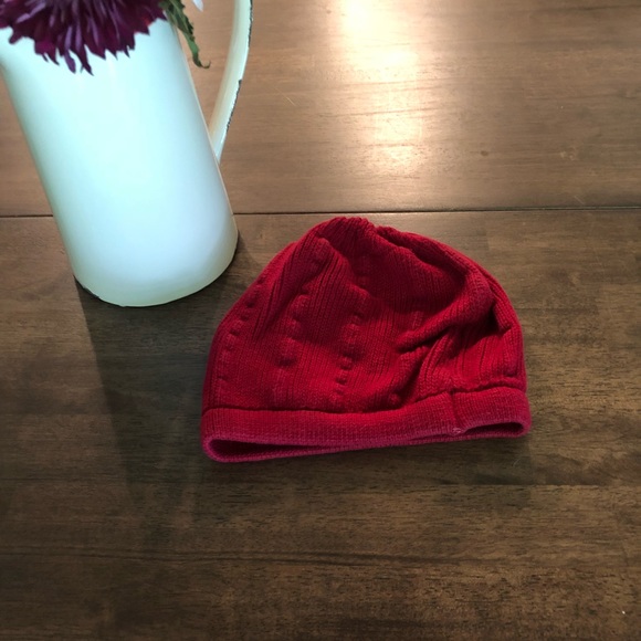 Small/medium Red Beanie Cap - Picture 4 of 6